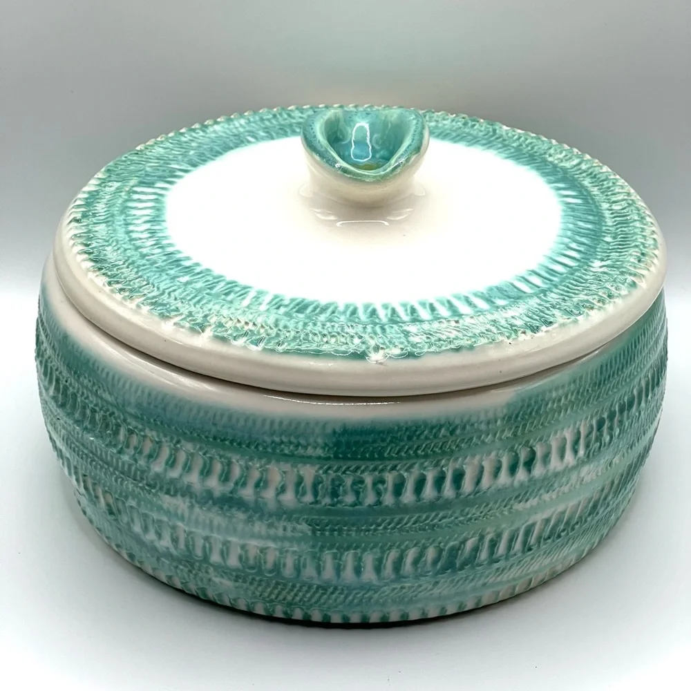 Vintage 1961 Handmade Ceramic Pottery Bowl w/Lid Turquoise/White MCM Signed - Picture 4 of 16